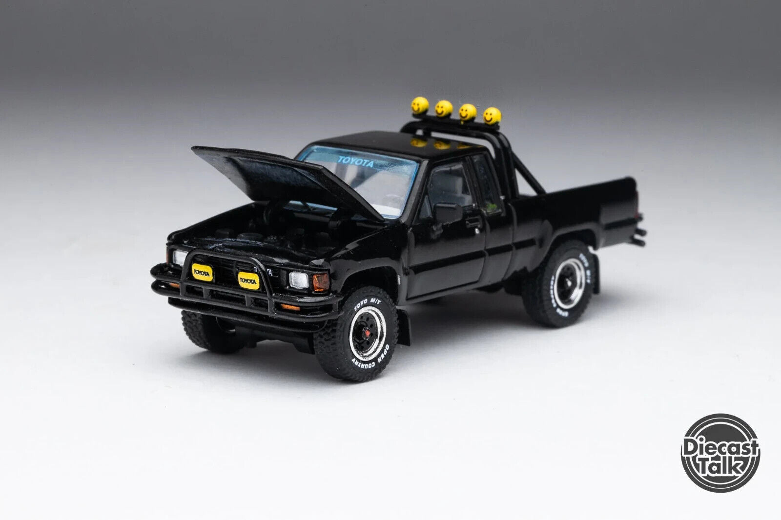 GCD 1:64 Toyota 1985 Hilux SR5 Xtracab Black DiecastTalk Exclusive