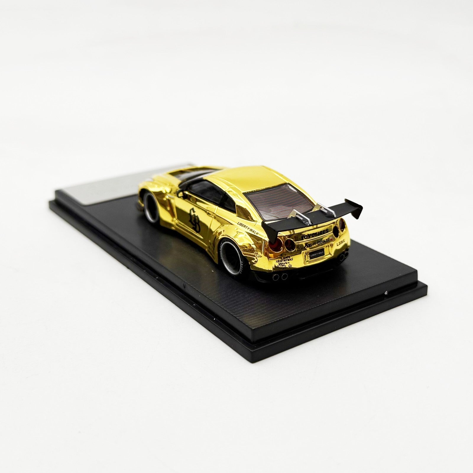 MINIGT salão diecast 5 GTRR35 Gold LBWK MiniGT LB Nissan Gold GTR R35 Harajuku LB Store Opening ver2